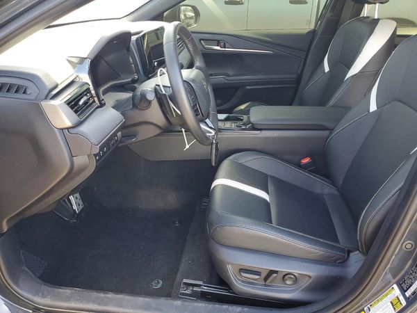 2025 TOYOTA CAMRY