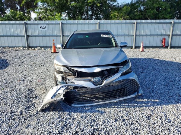 2018 TOYOTA CAMRY