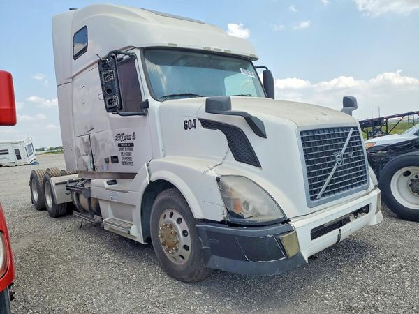2013 VOLVO VNL