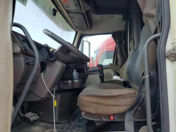 2013 VOLVO VNL