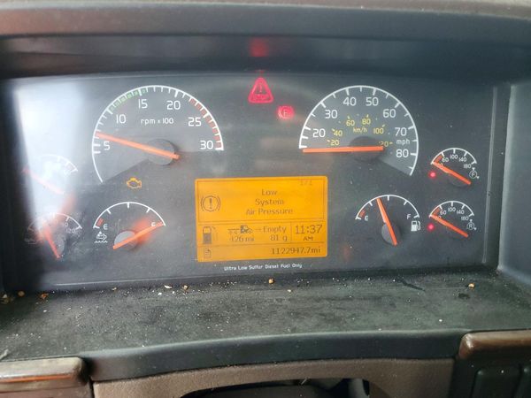 2013 VOLVO VNL