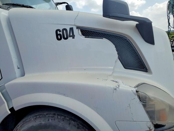 2013 VOLVO VNL
