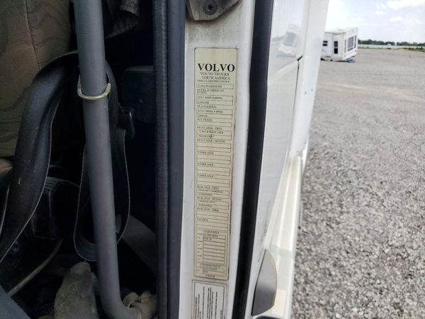 2013 VOLVO VNL