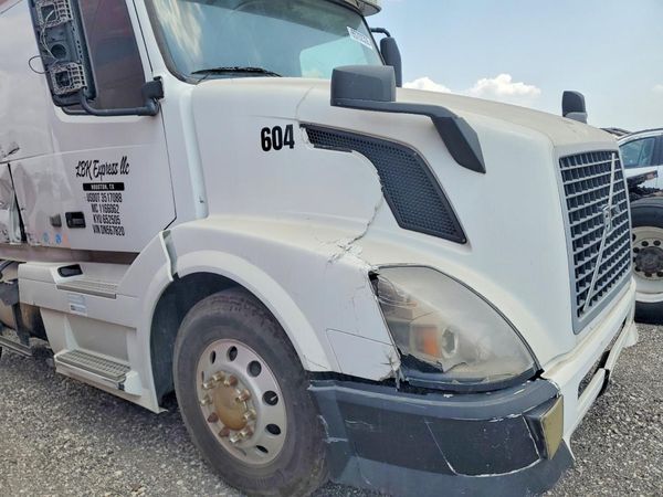 2013 VOLVO VNL