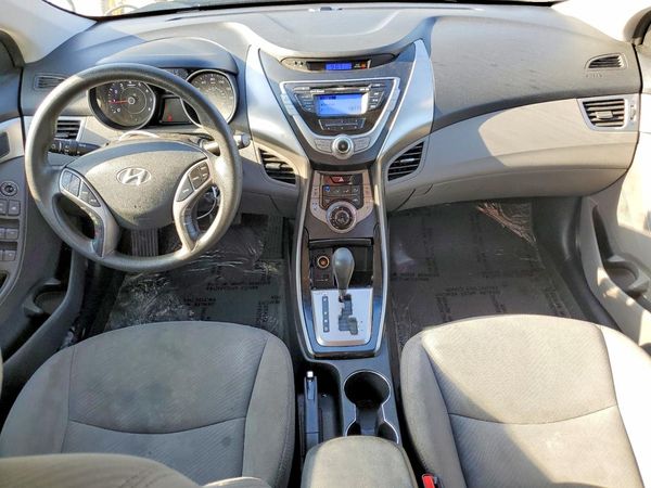 2013 HYUNDAI ELANTRA