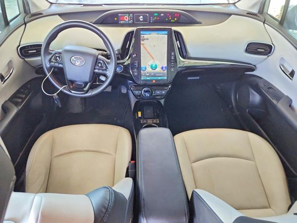 2022 TOYOTA PRIUS