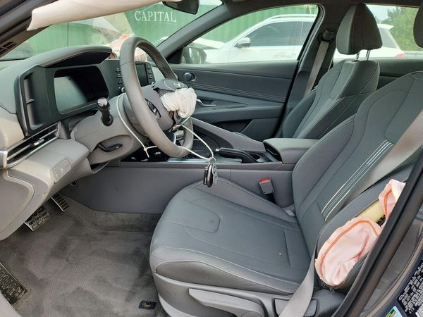 2025 HYUNDAI ELANTRA