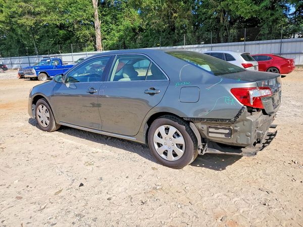 2014 TOYOTA CAMRY