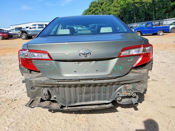 2014 TOYOTA CAMRY