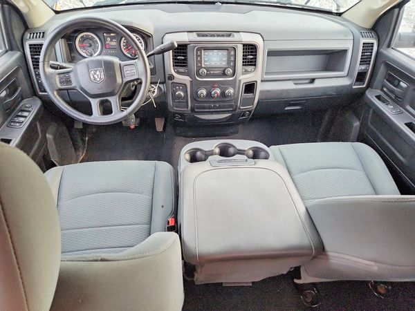 2014 RAM 1500 ST QUAD CAB 4X4