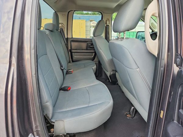 2014 RAM 1500 ST QUAD CAB 4X4