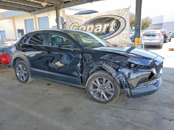 2025 MAZDA CX-30 Preferred Package — Passenger 3/4