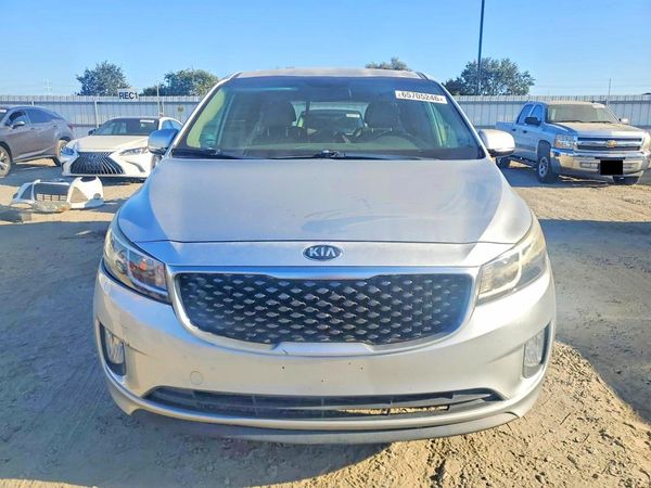 2015 KIA SEDONA