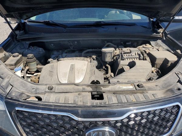 2012 KIA SORENTO TOP (High Grade) — Engine bay