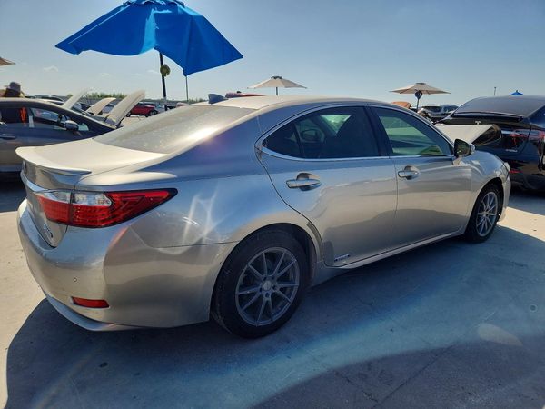 2015 LEXUS ES