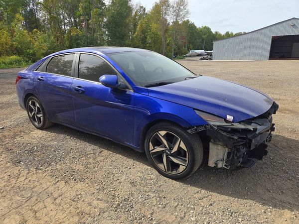 2022 HYUNDAI ELANTRA SEL w/ Premium Pkg — Passenger 3/4