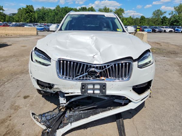 2021 VOLVO XC90