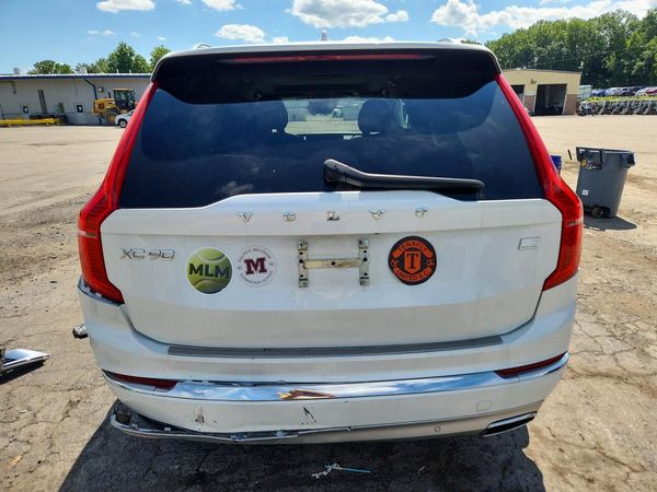 2021 VOLVO XC90