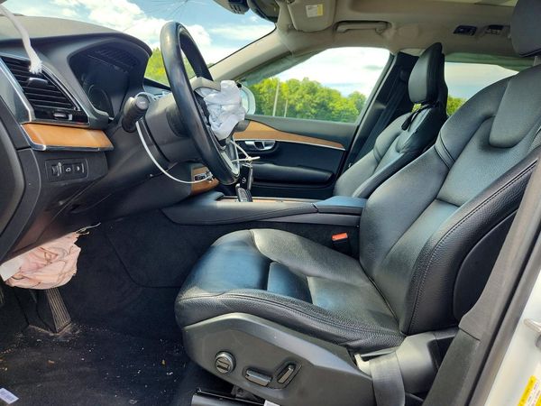 2021 VOLVO XC90