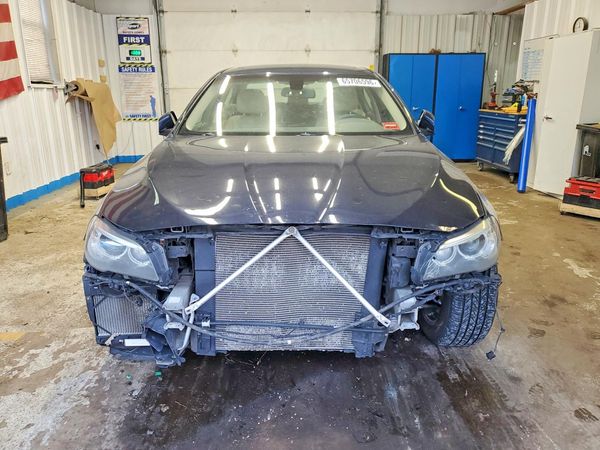 2016 BMW 528
