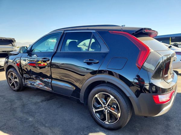 2025 KIA NIRO