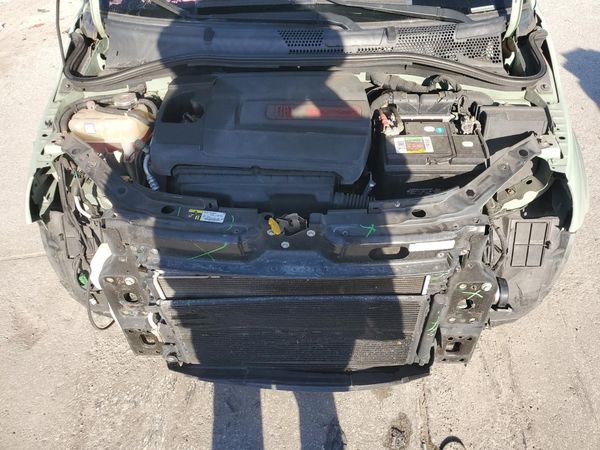 2015 FIAT 500 Pop — Engine bay