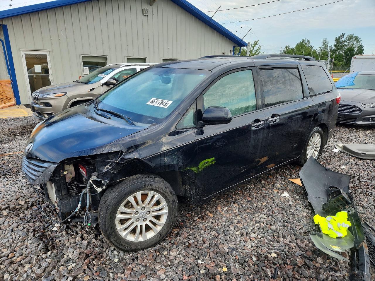 2015 TOYOTA SIENNA