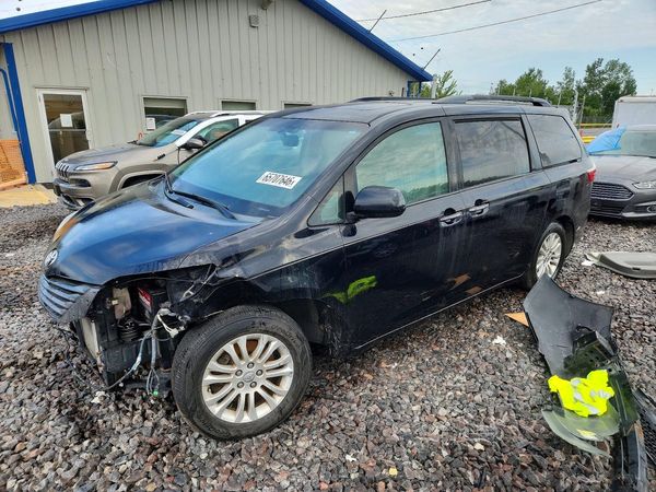 2015 TOYOTA SIENNA