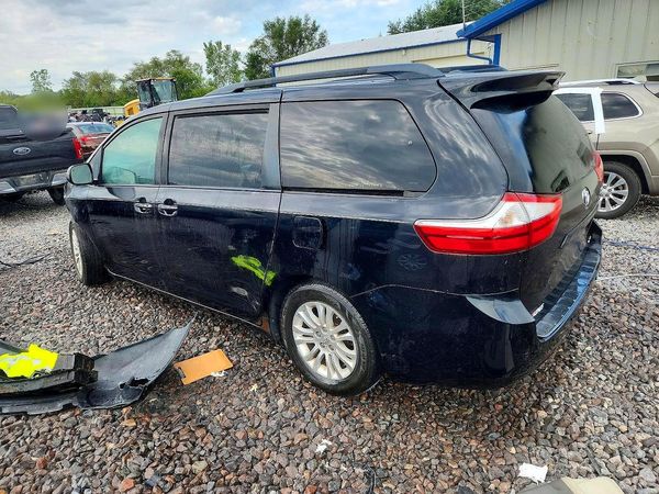 2015 TOYOTA SIENNA