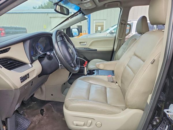 2015 TOYOTA SIENNA