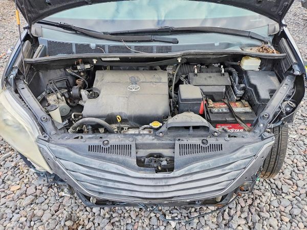 2015 TOYOTA SIENNA