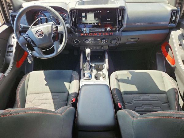 2025 NISSAN FRONTIER