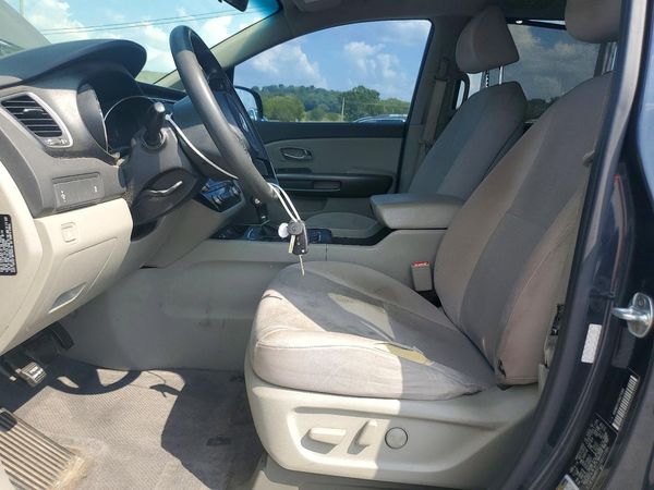 2016 KIA SEDONA LX - Middle-low