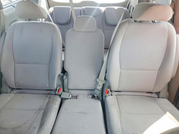 2016 KIA SEDONA LX - Middle-low
