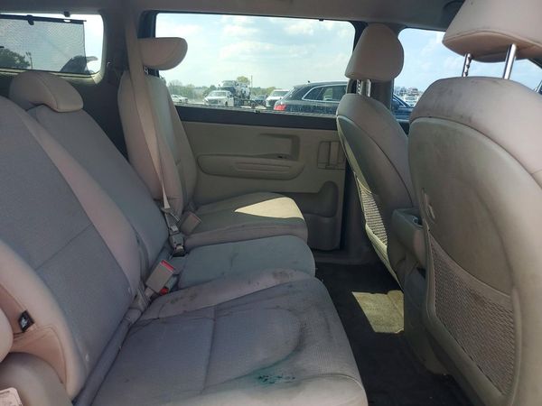 2016 KIA SEDONA LX - Middle-low