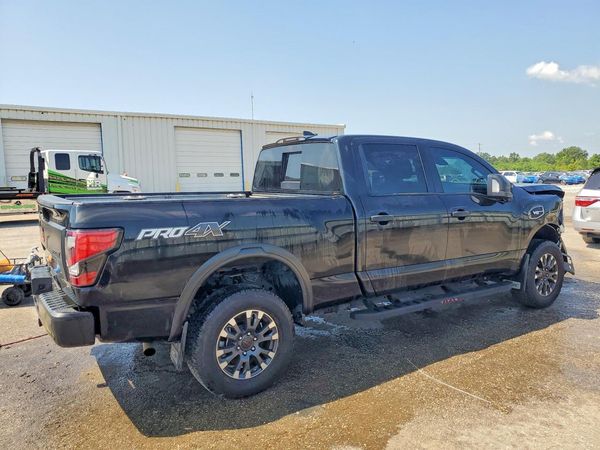 2024 NISSAN TITAN Crew Cab
