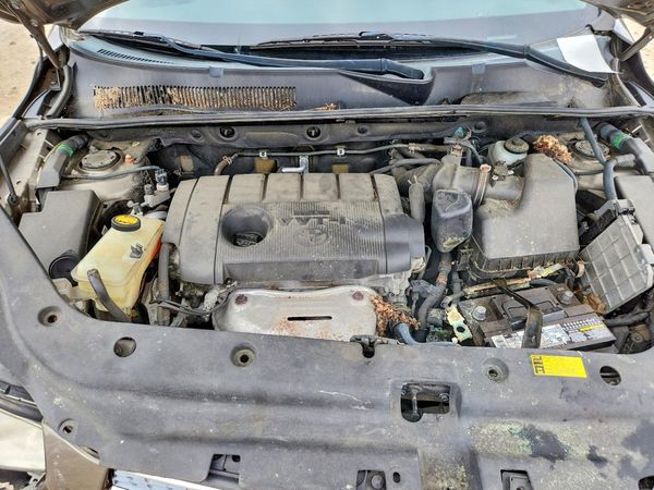 2012 TOYOTA RAV4 High — Engine bay
