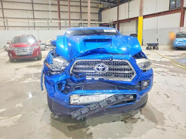 2016 TOYOTA TACOMA