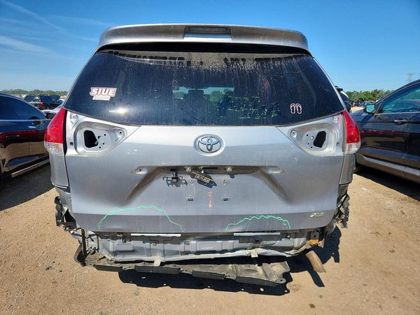2014 TOYOTA SIENNA