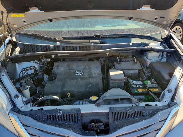 2014 TOYOTA SIENNA