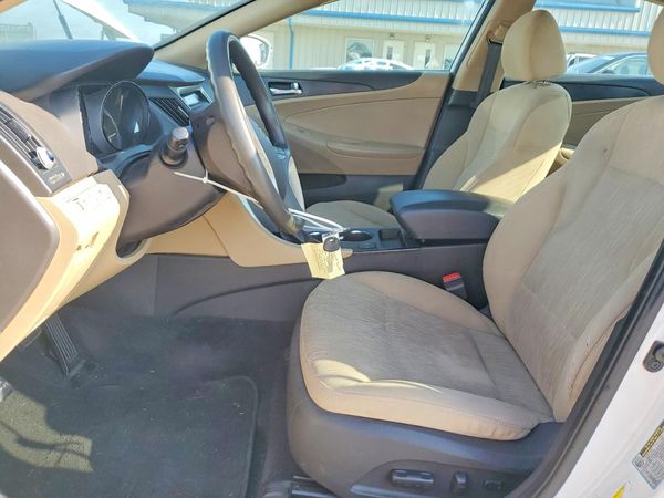 2013 HYUNDAI SONATA GLS/ GLS Popular — DENT
