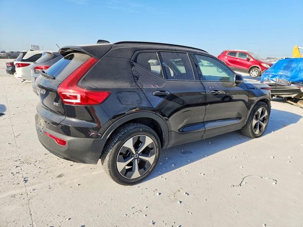 2024 VOLVO XC40 Plus Dark
