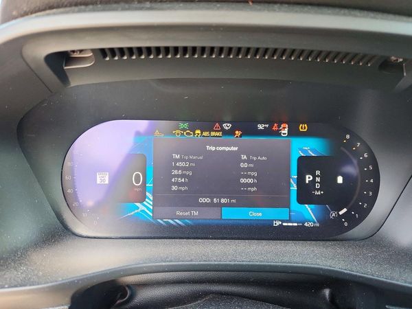 2024 VOLVO XC40 Plus Dark