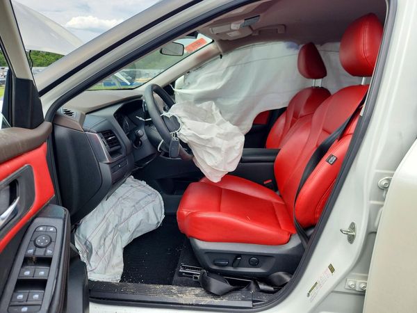 2023 NISSAN ROGUE SV — DENT