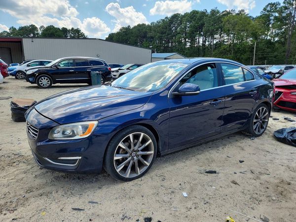 2015 VOLVO S60 Premier (non R design)
