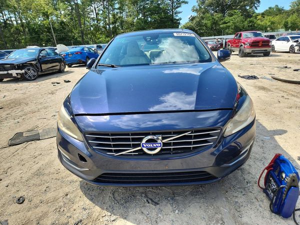 2015 VOLVO S60 Premier (non R design)