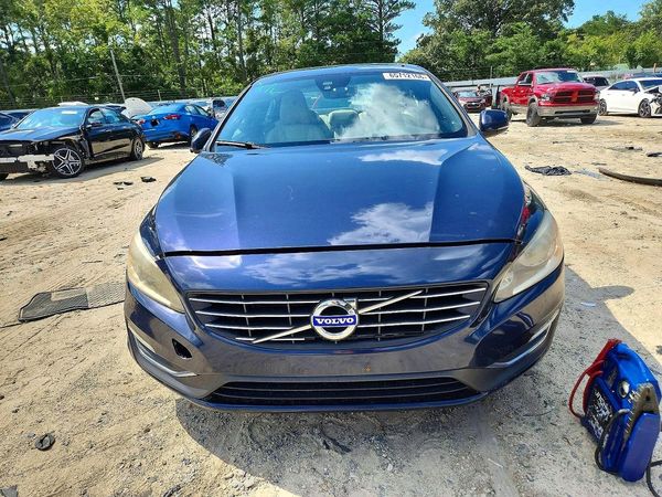 2015 VOLVO S60 Premier (non R design)