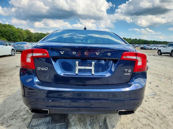 2015 VOLVO S60 Premier (non R design)