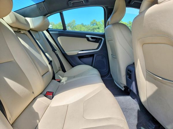 2015 VOLVO S60 Premier (non R design)