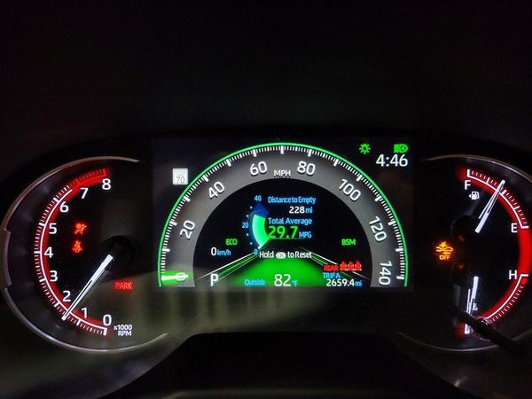 2024 TOYOTA RAV4 XLE